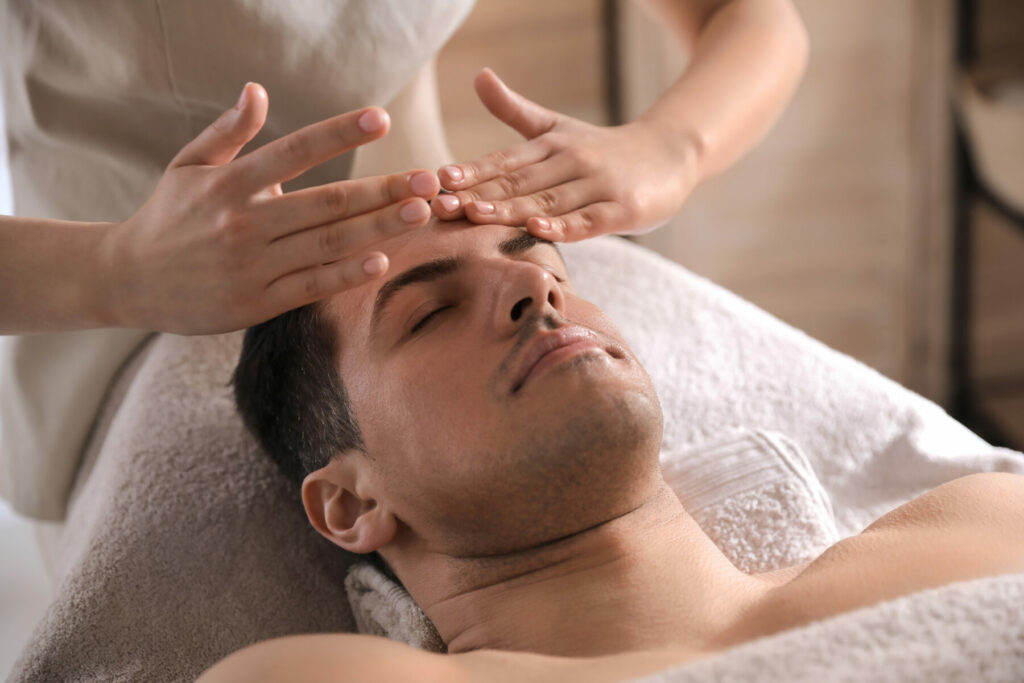 Male Facial Treatment in salon